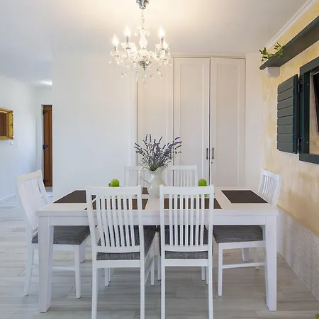 Amare Villa *